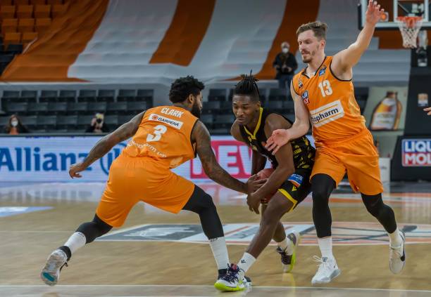 通过投掷带 通过投掷带