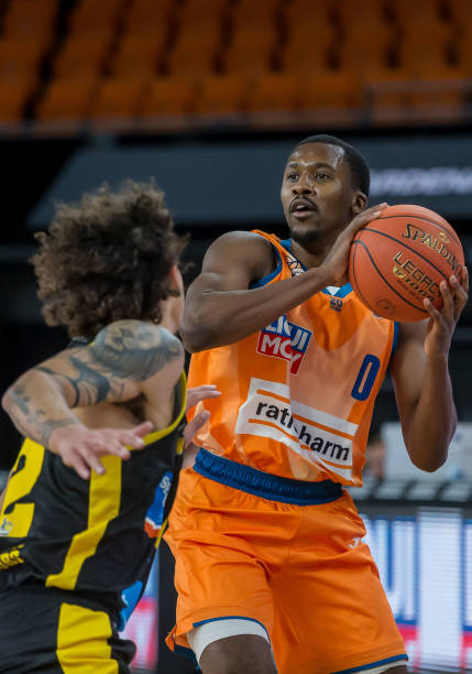 功助攻队友 功助攻队友